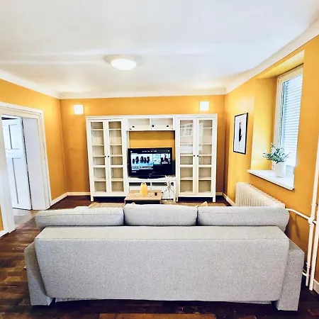 Cozy One Bedroom Retreat In Luxembourg-limp17a *