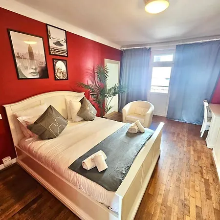 Cozy One Bedroom Retreat In Luxembourg-limp17a *