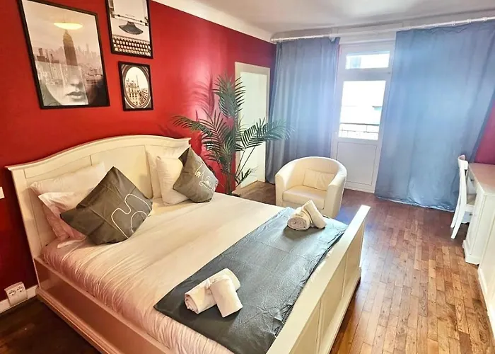 Cozy One Bedroom Retreat In Luxembourg-limp17a *